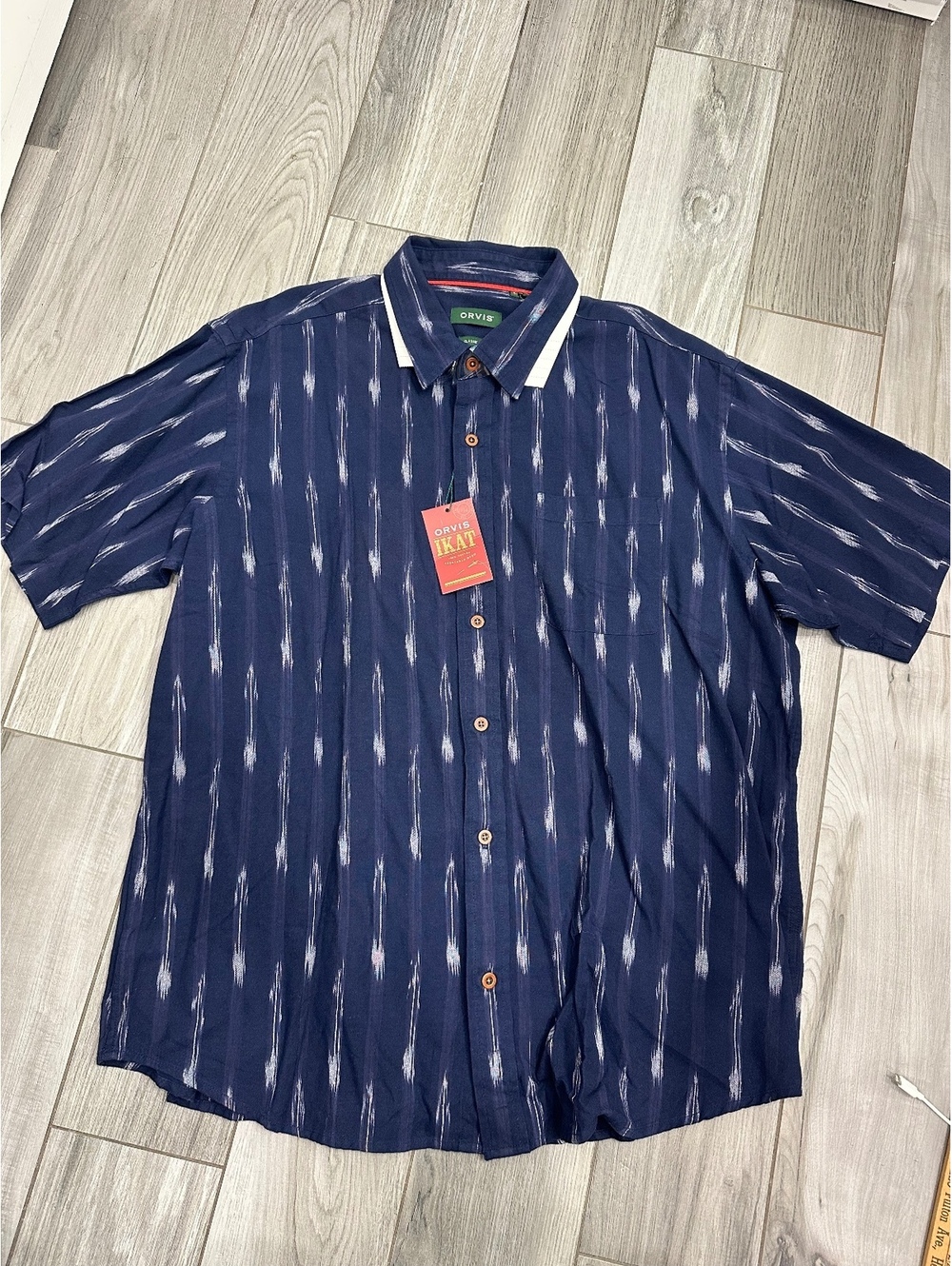 Orvis Men's Short Sleeve Button-Up Shirt Navy Blue with White Pattern
